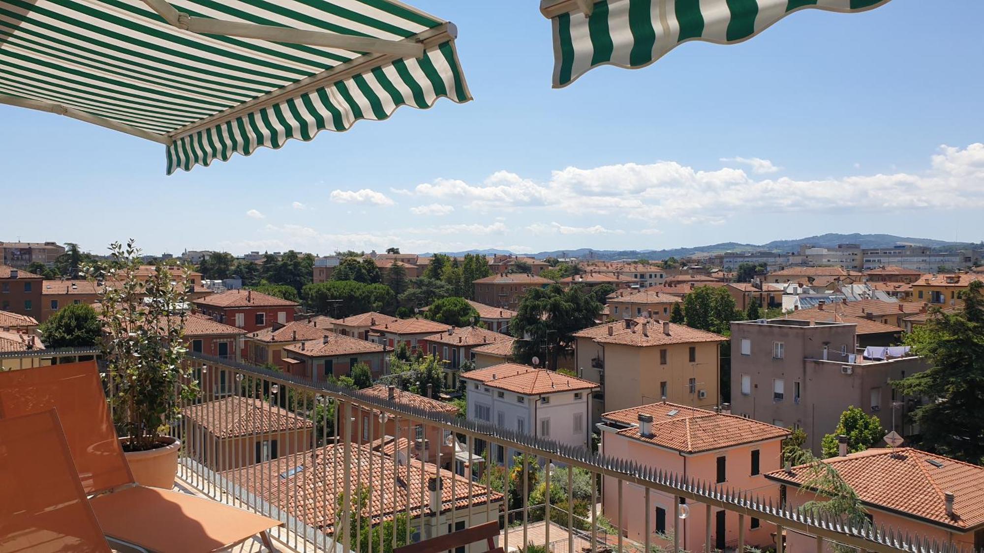 Bellavista Panoramic Terrace Appartamento Con Terrazza Zona Sant Orsola Болоня Екстериор снимка